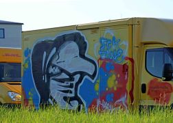 Paketautos Bei Jena Mit FCC Graffiti Besprueht 05